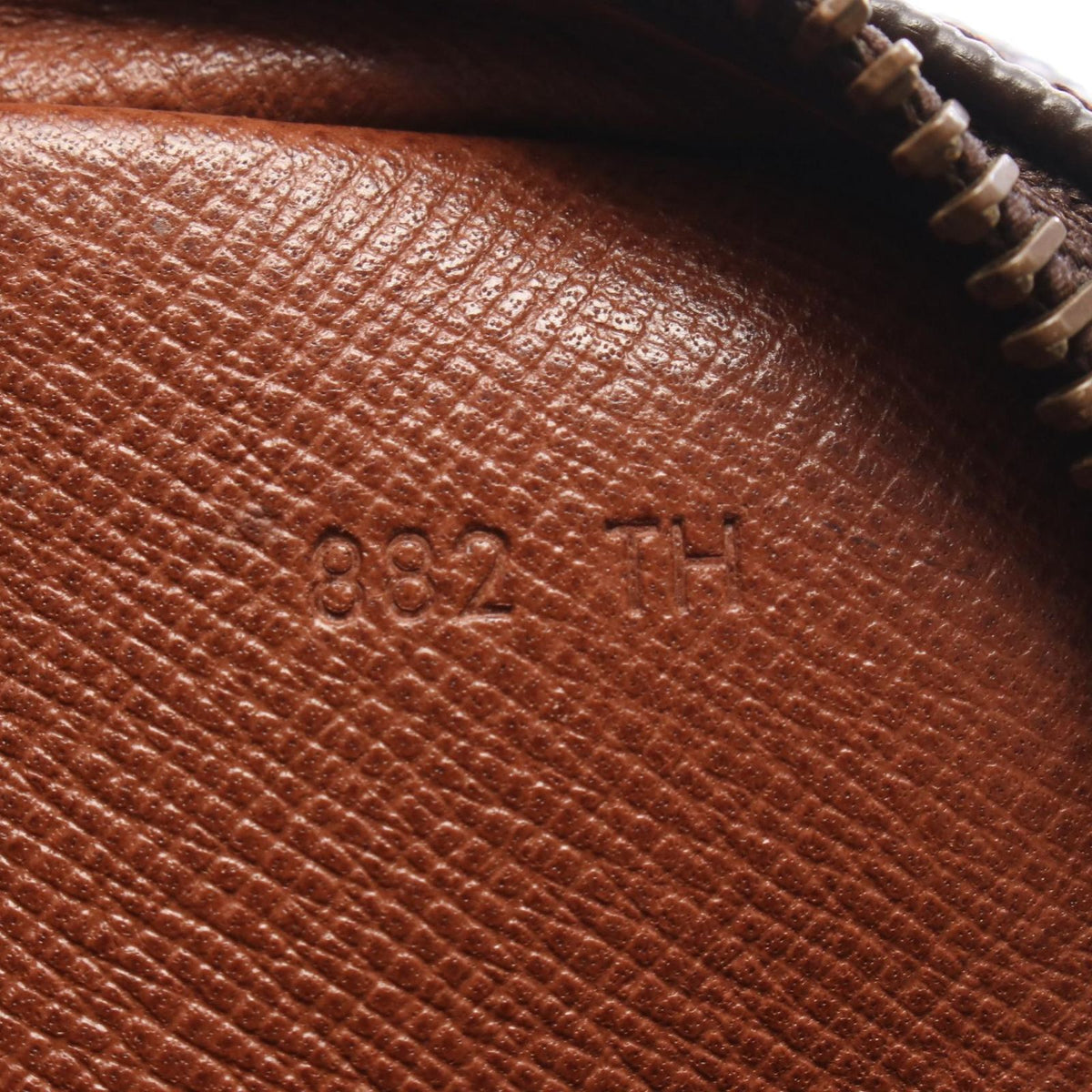 Louis Vuitton Clutch Marly Dragonne PM Leather — view 5