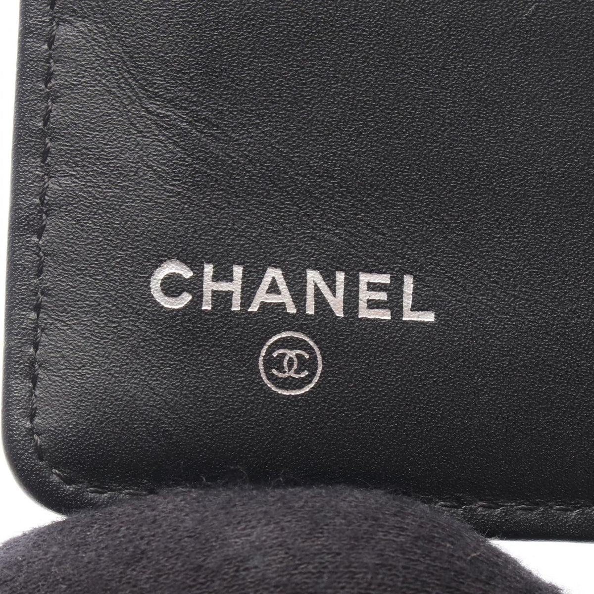 Chanel Bifold Wallet CC Logo Black Caviar Leather Zip — view 5
