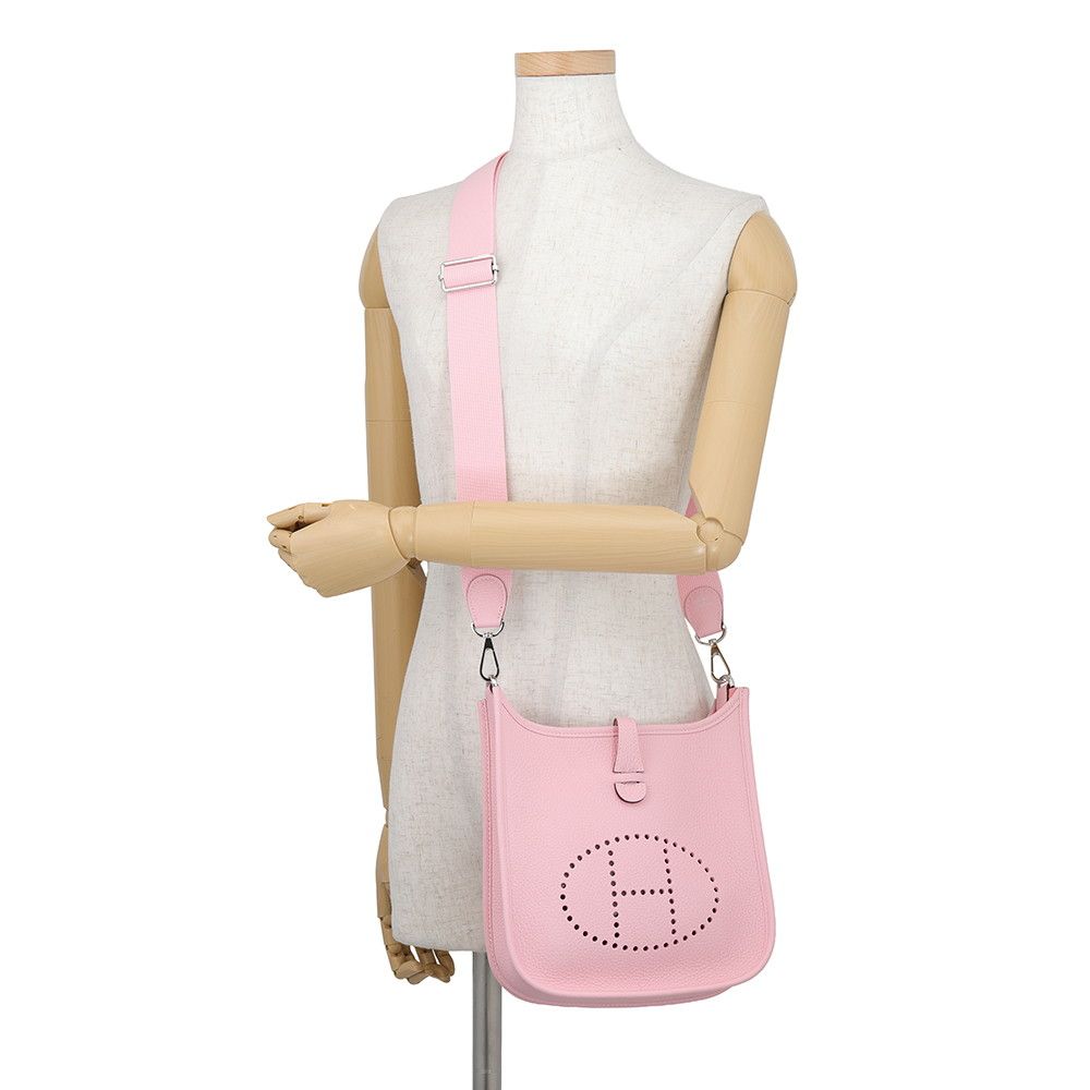 Hermes Shoulder Bag Evelyne 3 23 Rose Sakura Silver Taurillon Clemence — view 4