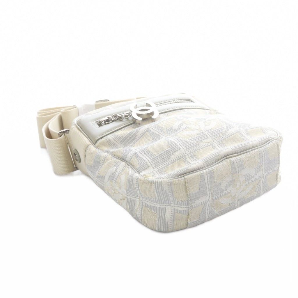 Chanel New Travel Line CC Logo Canvas Shoulder Bag Gray Beige — view 4