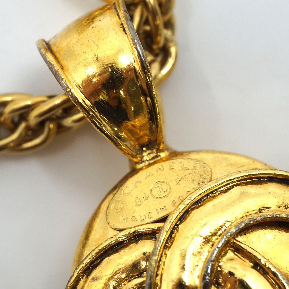 Chanel CC Logo Necklace 94P Gold — view 5