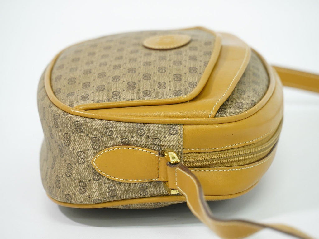 Gucci Vintage Micro GG Shoulder Bag Pochette Beige — view 4