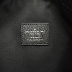 Louis Vuitton Tote Bag Taiga Kabalite Noir — view 5