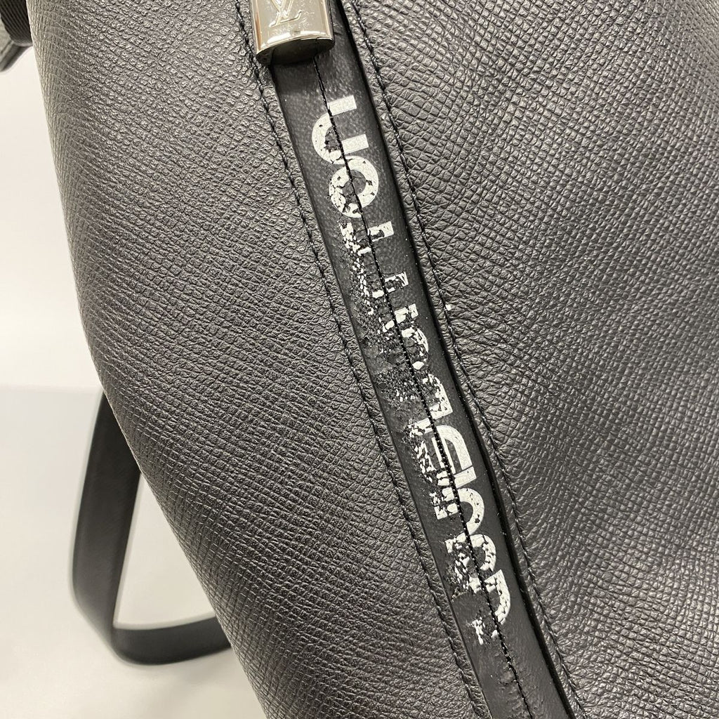 Louis Vuitton Tote Bag Taiga Kabalite Noir — view 6