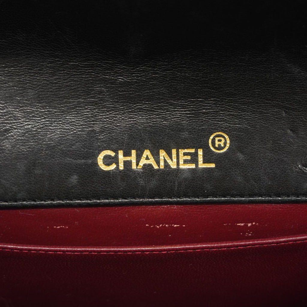 Chanel Shoulder Bag Quilted Lambskin Black Gold — view 5
