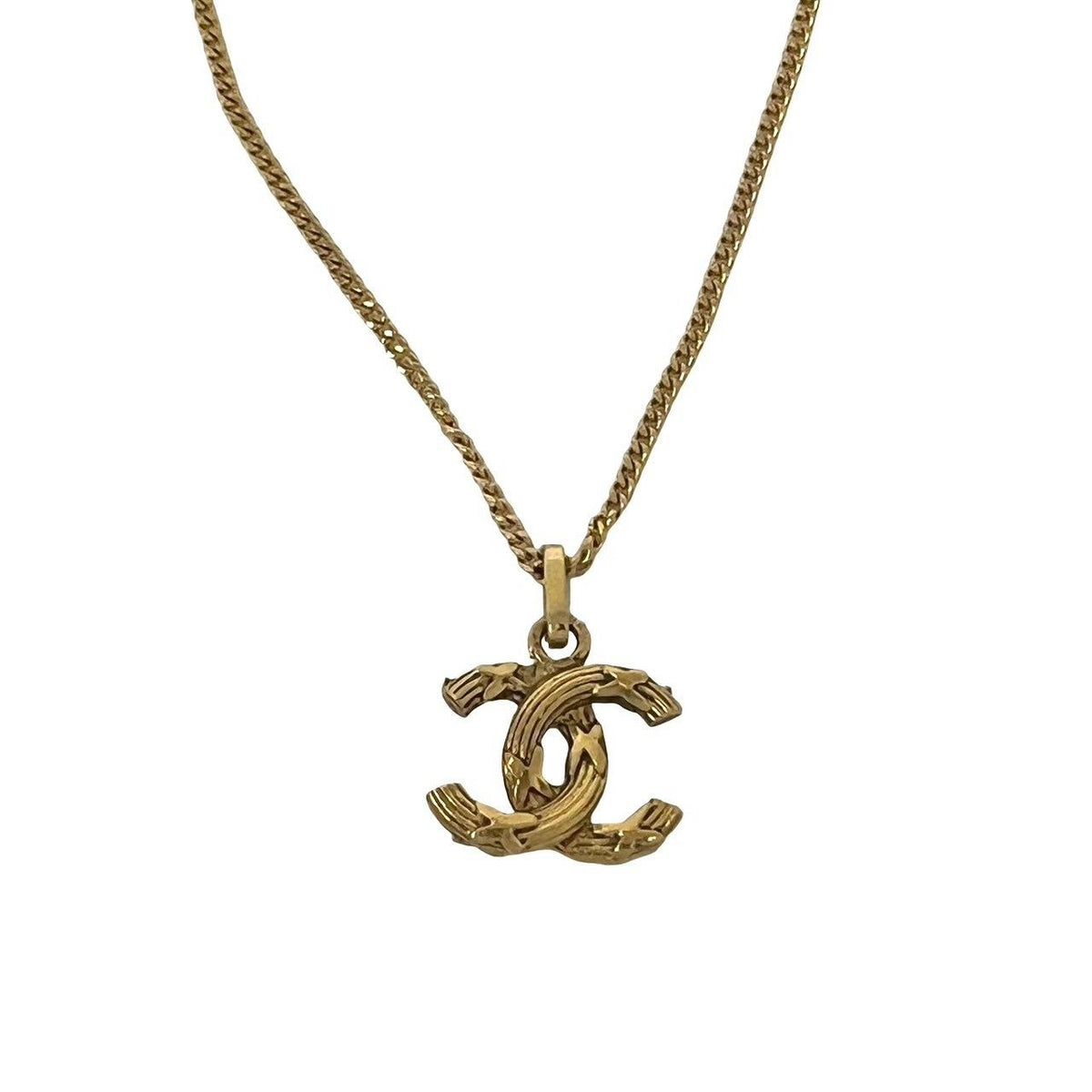 Chanel With Vintage CC Logo Motif Pendant Gold — view 5