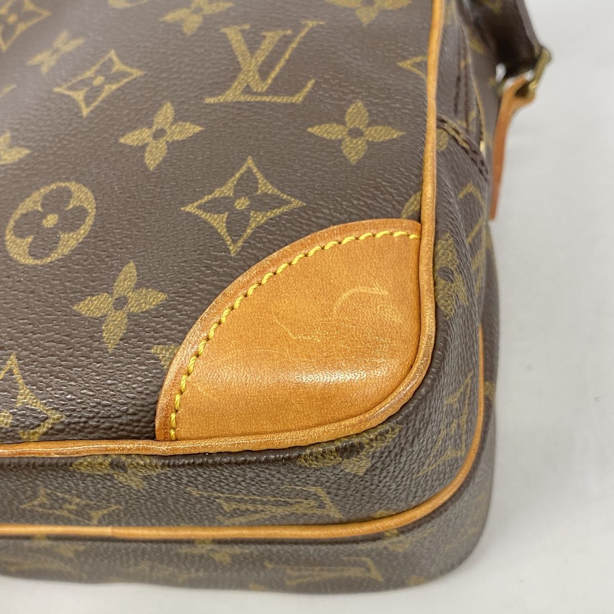Louis Vuitton Shoulder Bag Monogram Amazon Brown — view 6