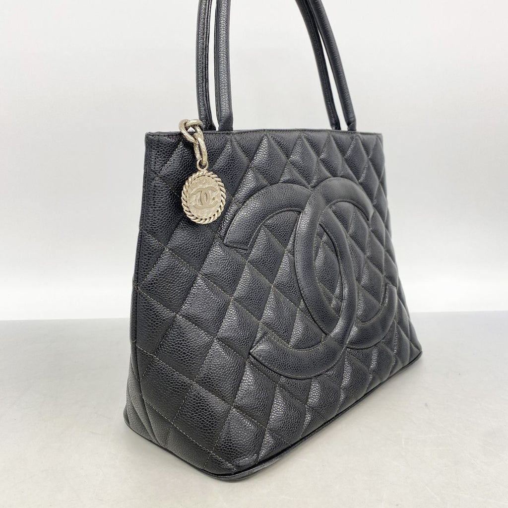 Chanel Tote Bag Reissue Caviar Leather Black Silver — view 2