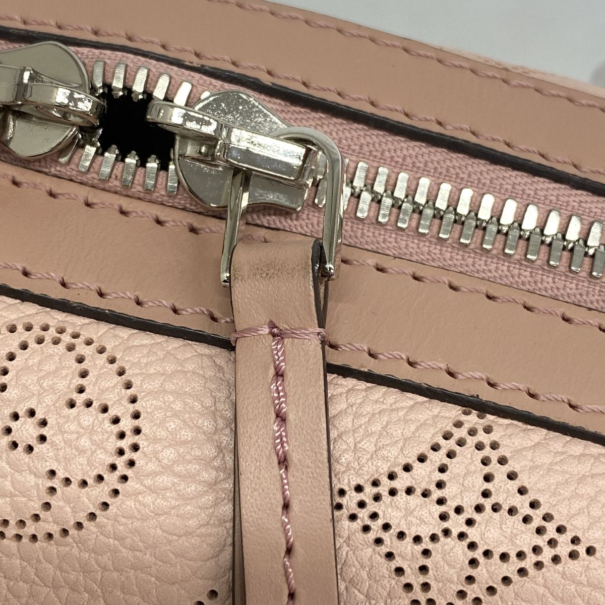 Louis Vuitton Handbag Mahina Asteria Magnolia 2-Way Bag — view 7