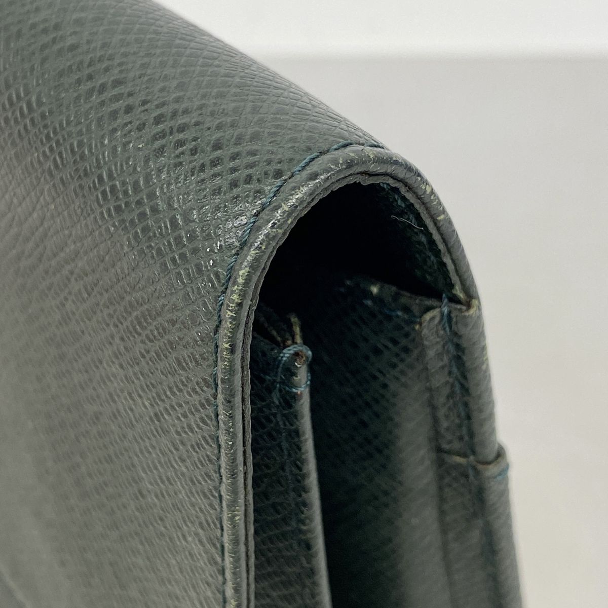 Louis Vuitton Clutch Taiga Selenga Epi Sea — view 7