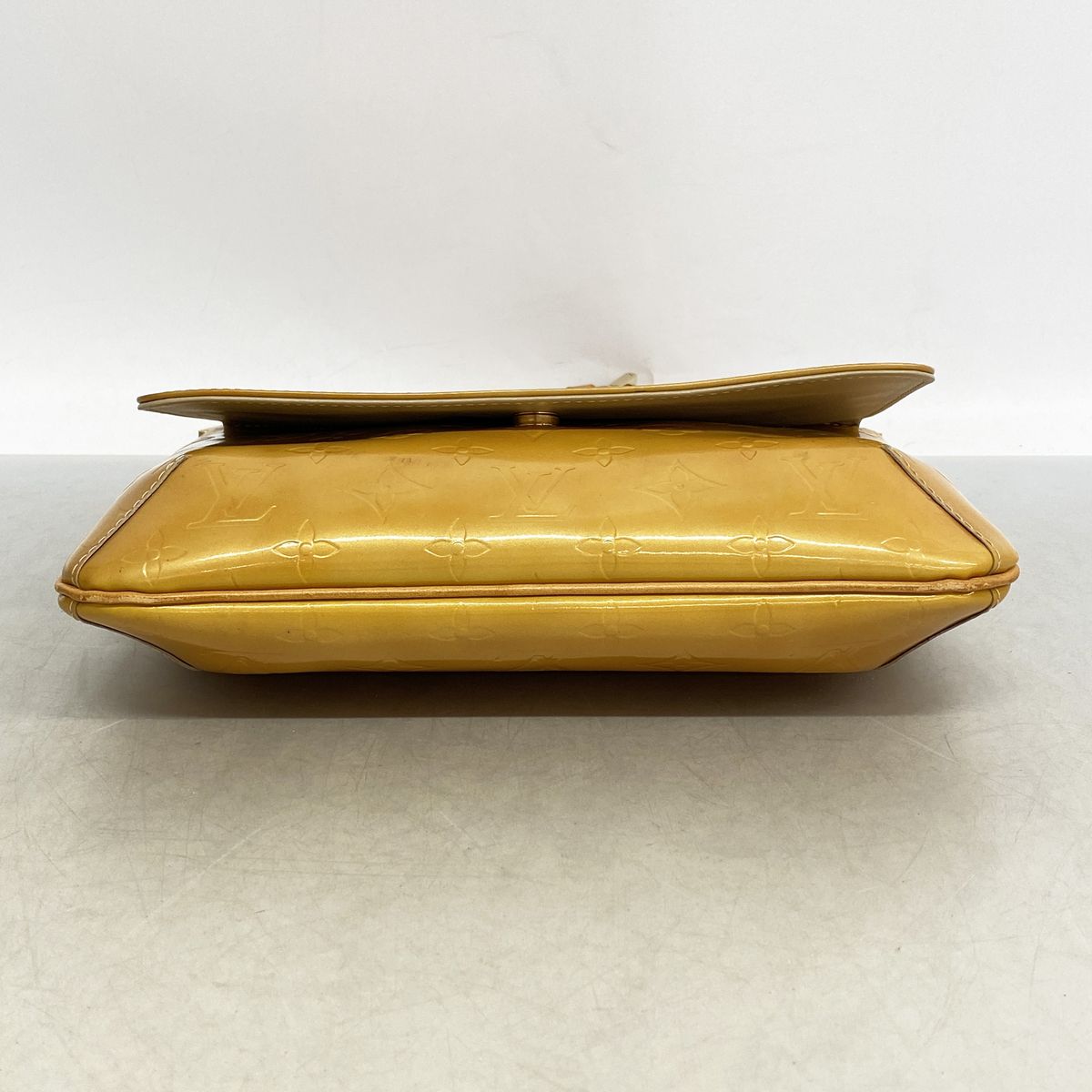 Louis Vuitton Shoulder Bag Vernis Thompson Street Beige — view 3