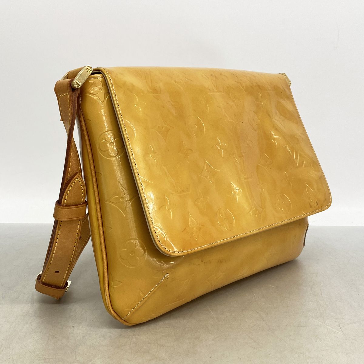 Louis Vuitton Shoulder Bag Vernis Thompson Street Beige — view 2