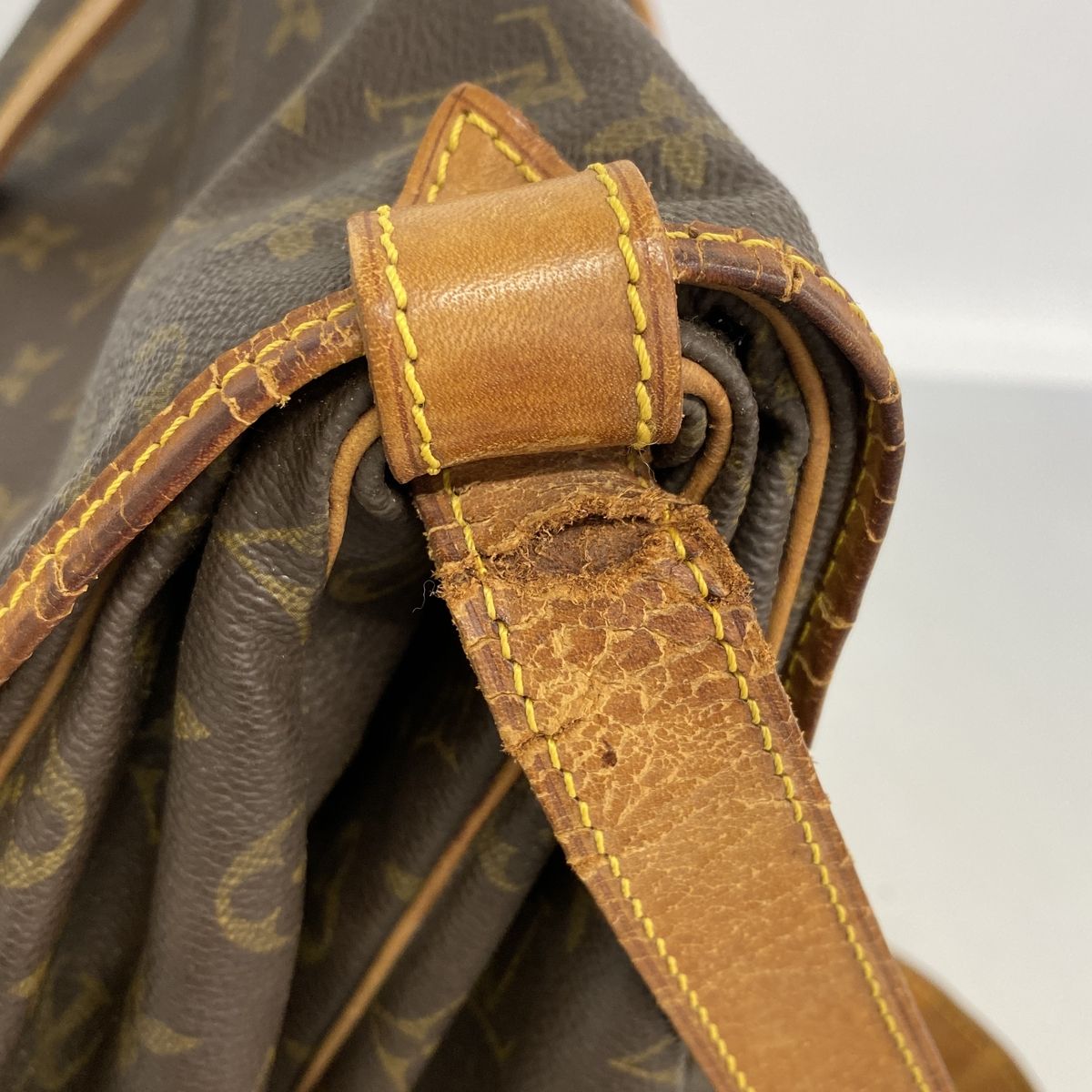 Louis Vuitton Shoulder Bag Monogram Saumur 35 Brown — view 7