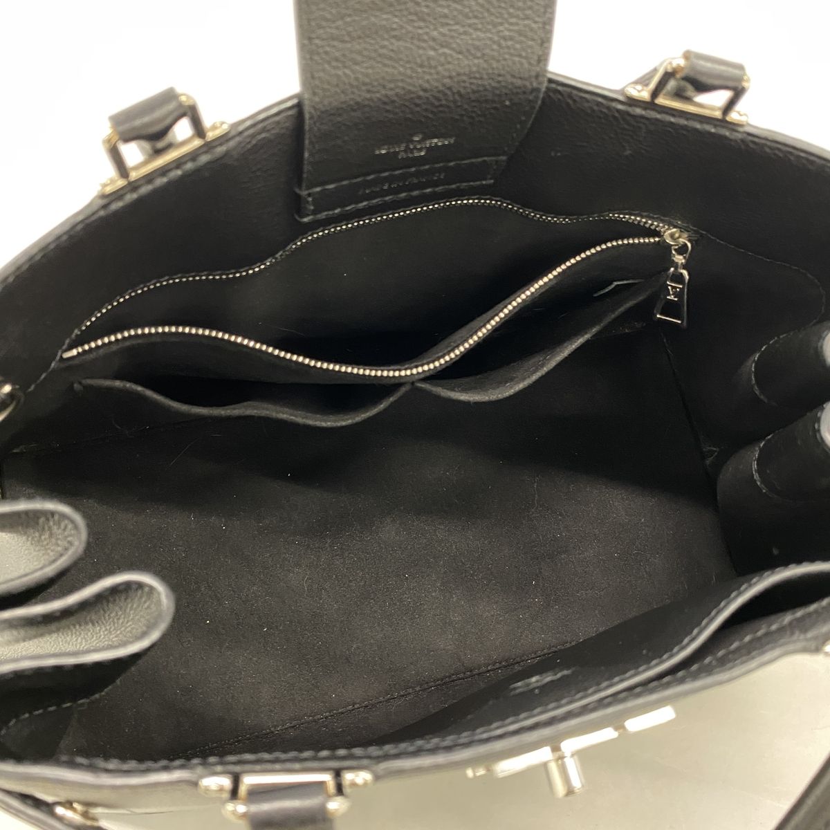 Louis Vuitton Handbag Lockme Day Noir 2-Way Bag — view 4