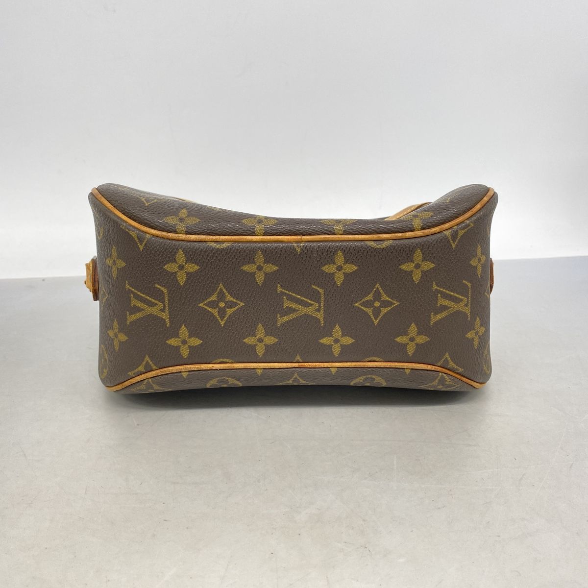 Louis Vuitton Shoulder Bag Monogram Blois Brown — view 3