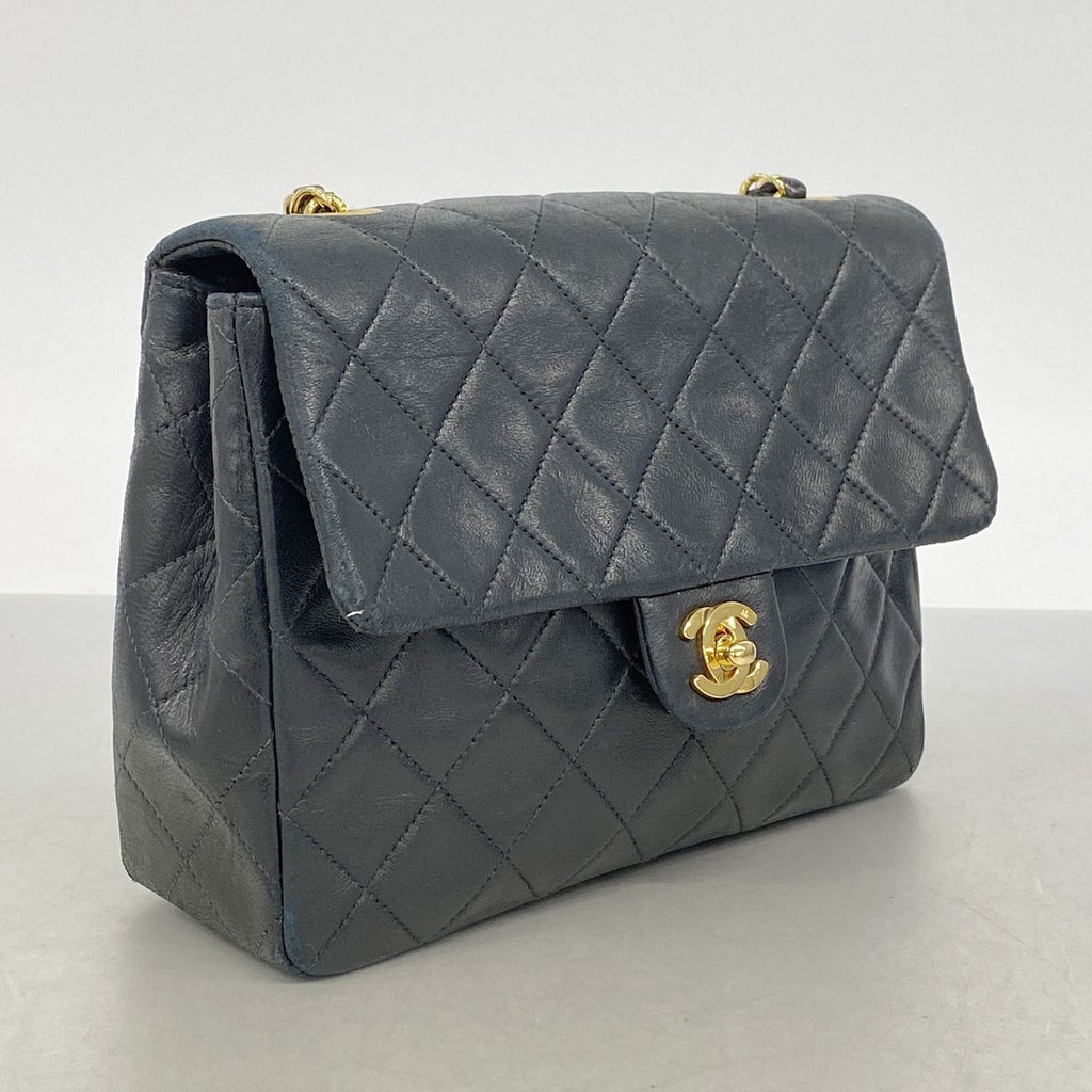Chanel Shoulder Bag Quilted Lambskin Black Gold — view 2