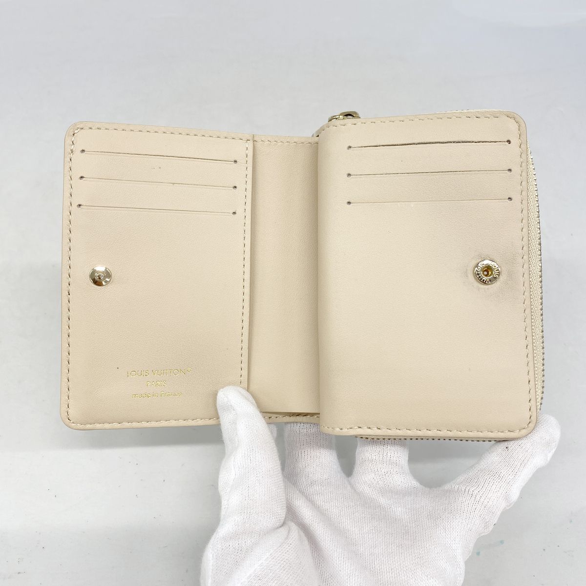 Louis Vuitton Wallet Monogram Embossed Portefeuille Lou Dream Beige — view 3