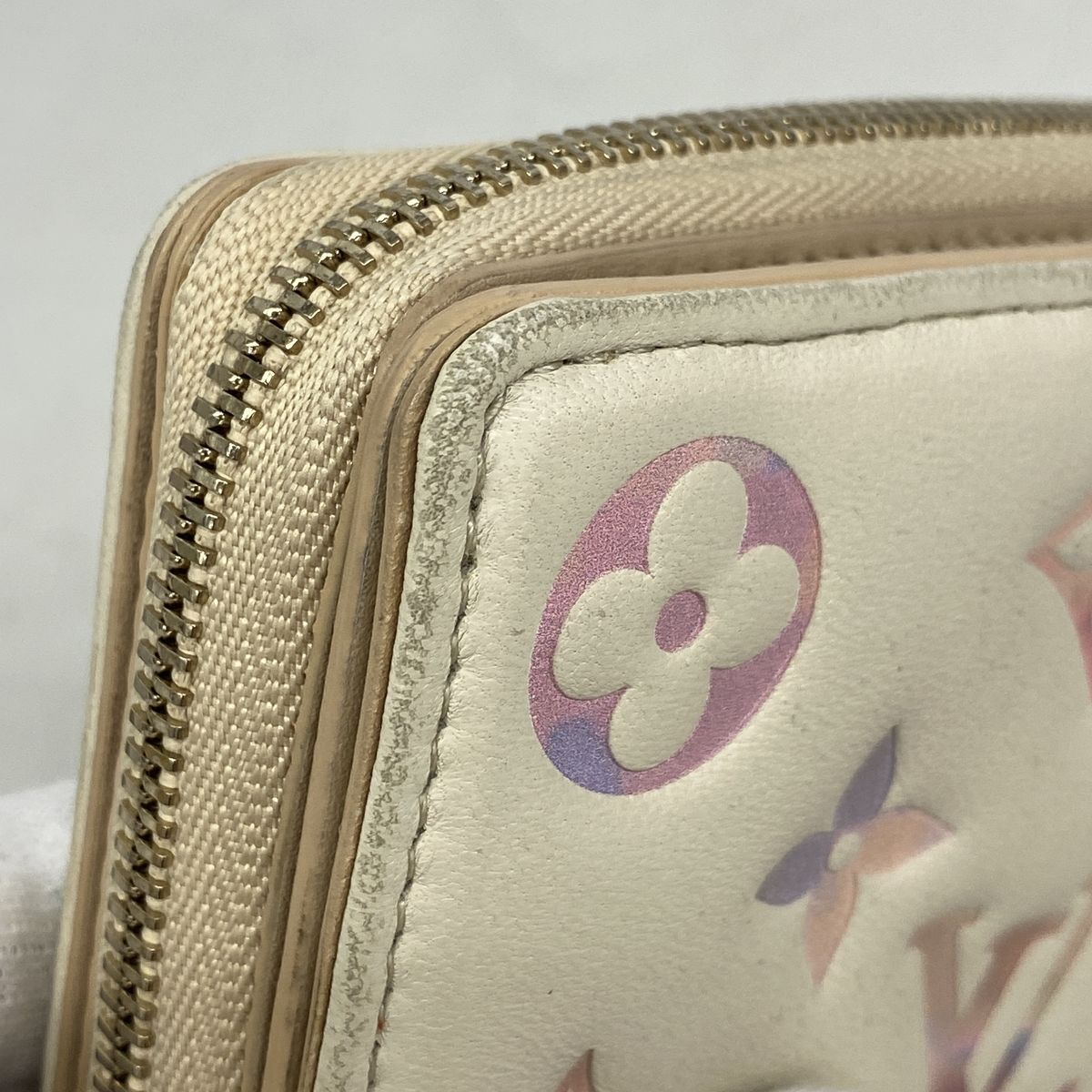 Louis Vuitton Wallet Monogram Embossed Portefeuille Lou Dream Beige — view 6