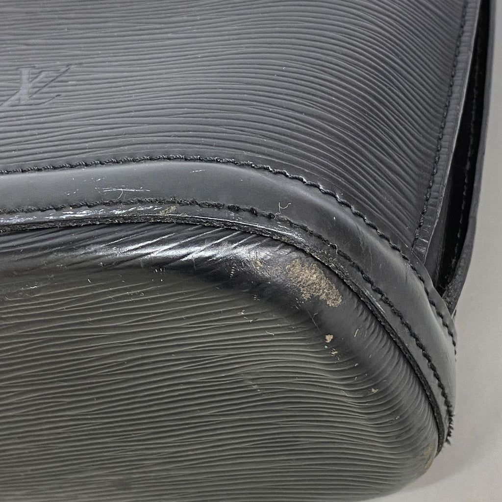 Louis Vuitton Shoulder Bag Epi Lussac Noir — view 8