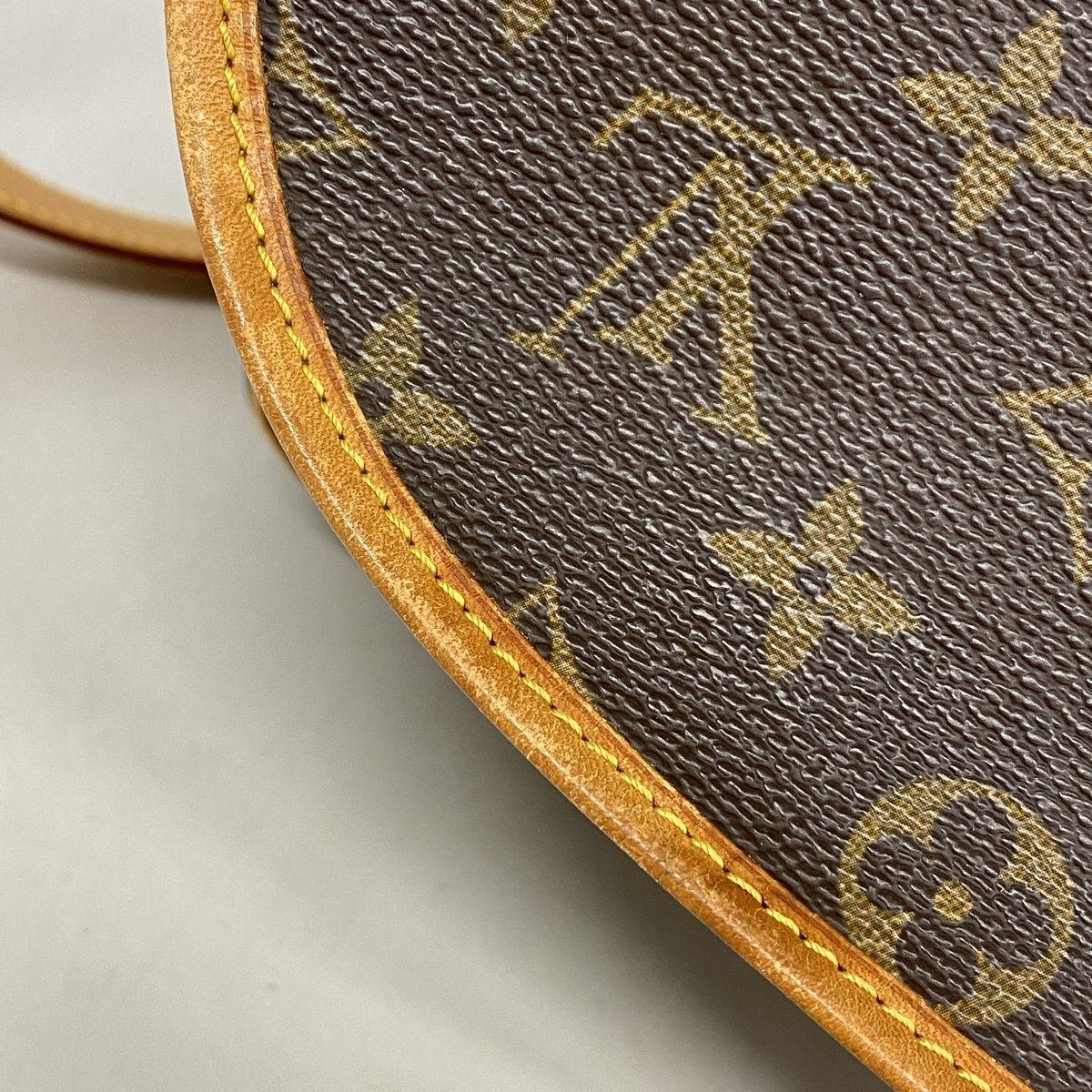 Louis Vuitton Shoulder Bag Monogram Saumur 35 Brown — view 8