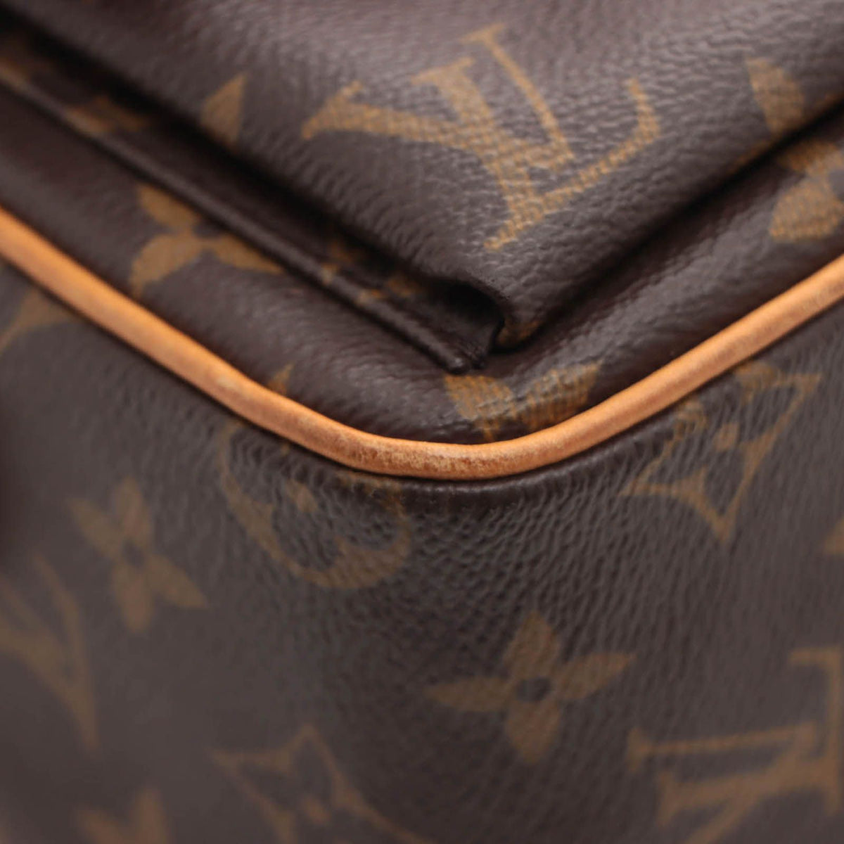 Louis Vuitton Viva-Cite MM Monogram Shoulder Bag Canvas — view 5