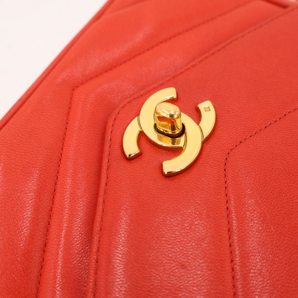 Chanel Shoulder Bag Red — view 4