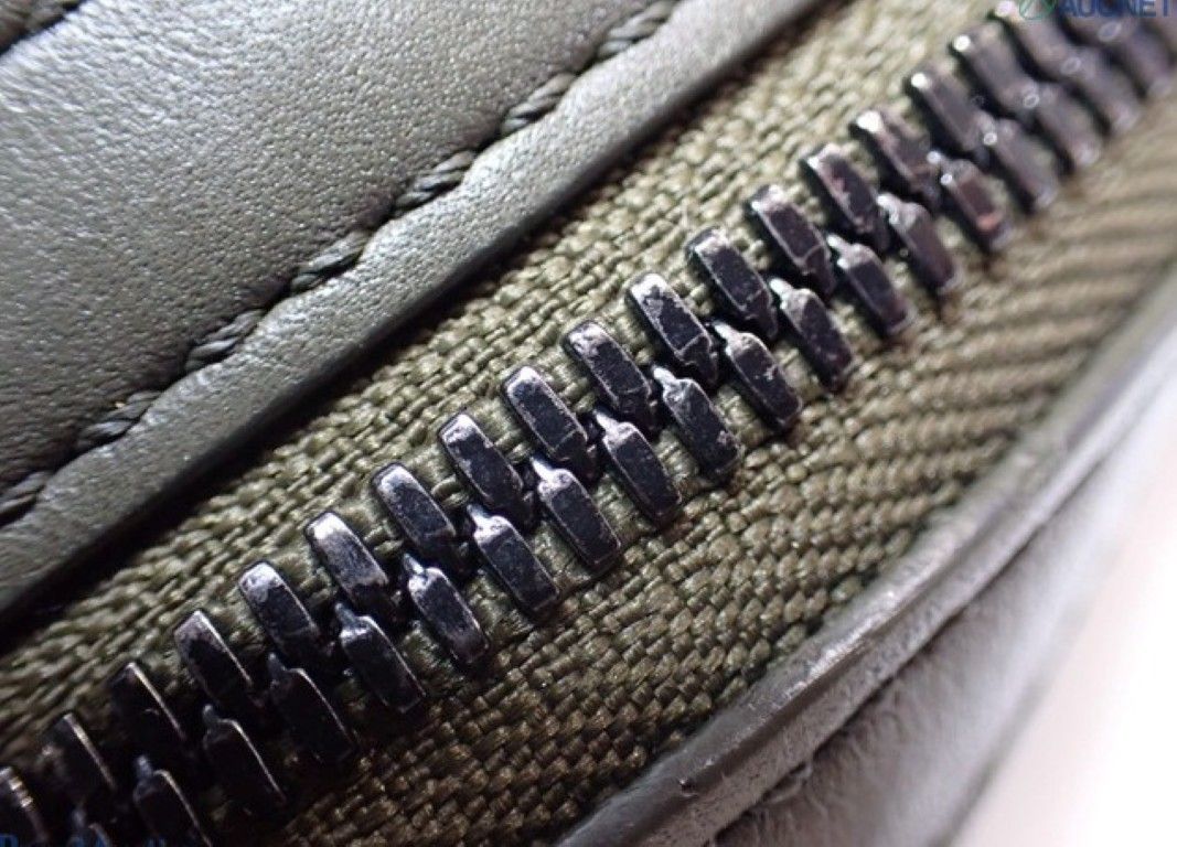 Louis Vuitton Shoulder Bag Chalk Khaki Monogram Shadow — view 6