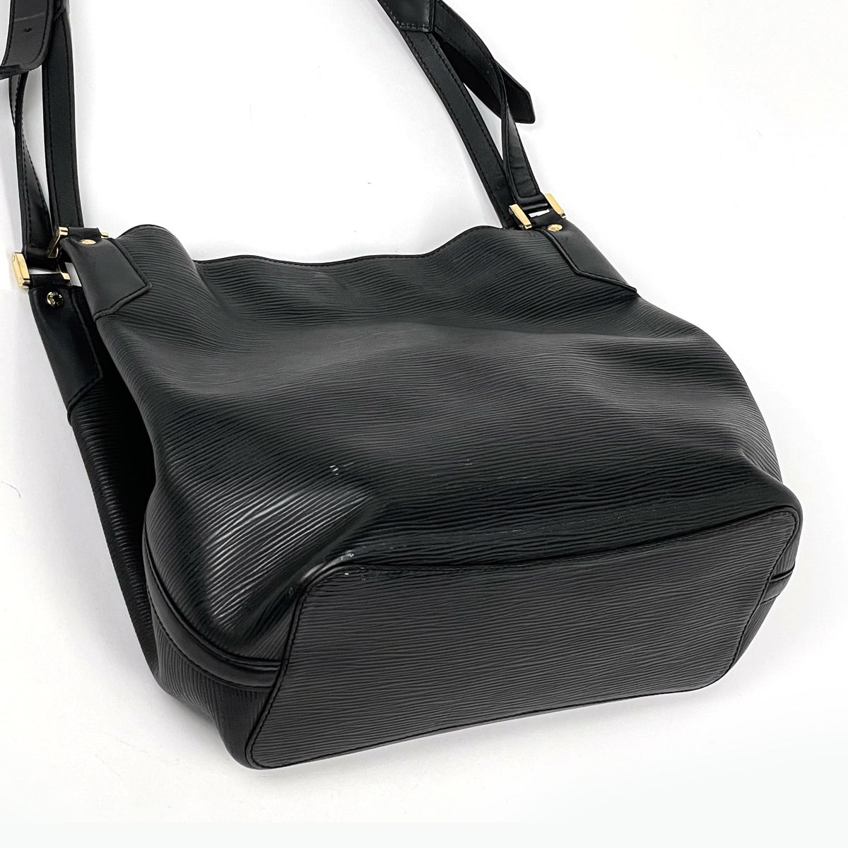 Louis Vuitton Mandala MM Shoulder Bag Epi Noir — view 2
