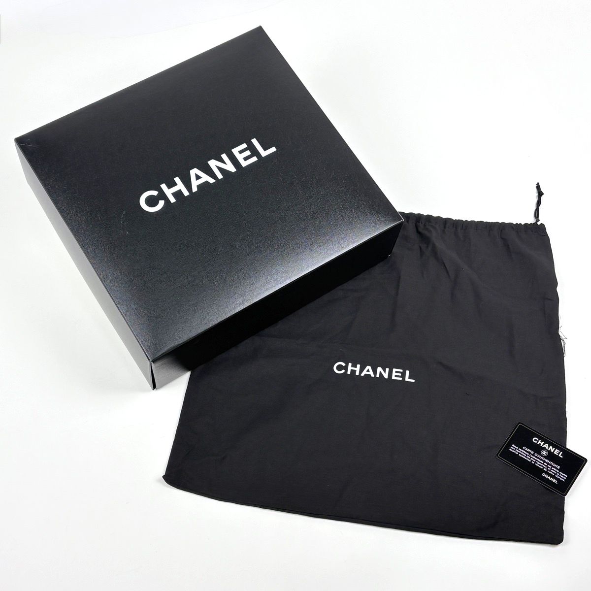 Chanel Handbag Choco Bar CC Logo Leather Black — view 8