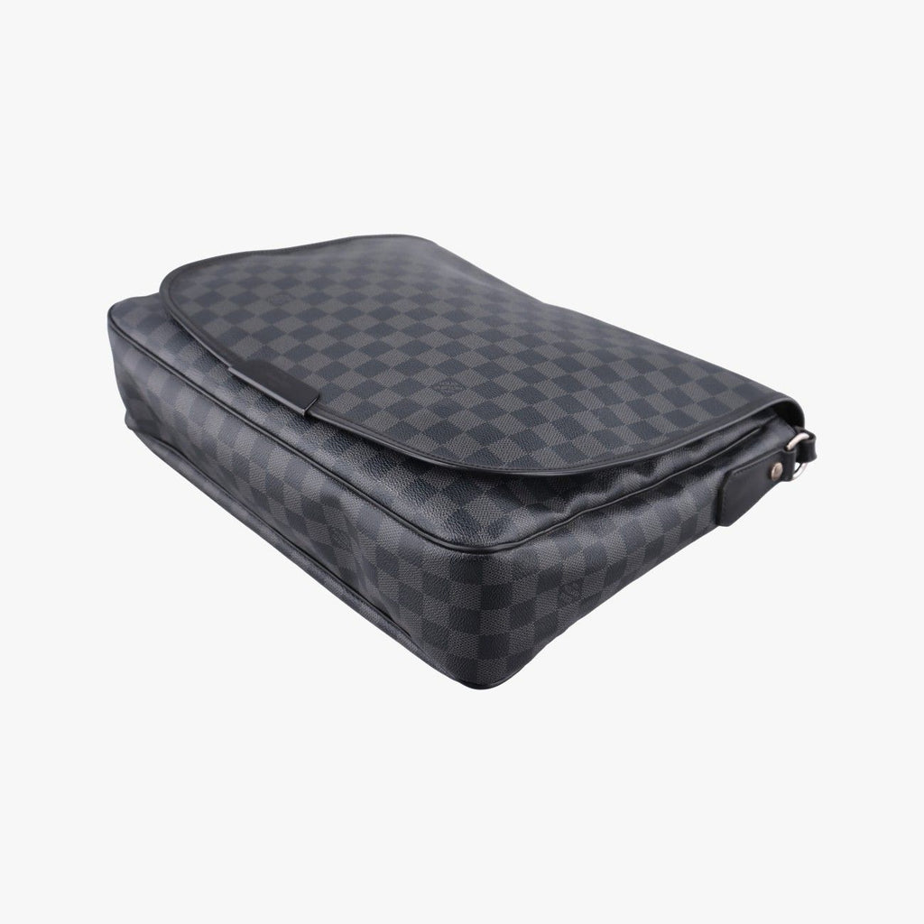Louis Vuitton Daniel GM Noir Damier Graphite — view 4