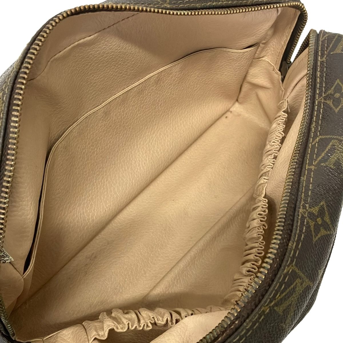 Louis Vuitton Pouch Monogram Trousse Toilet 28 — view 4