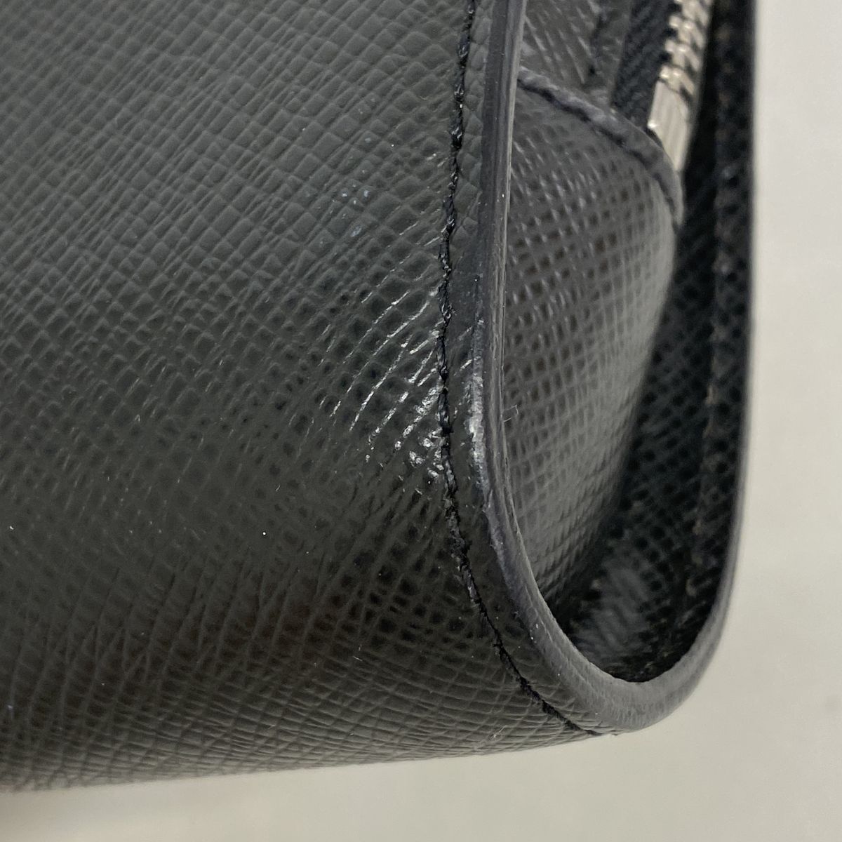 Louis Vuitton Clutch Taiga Baikal Ardoise — view 7