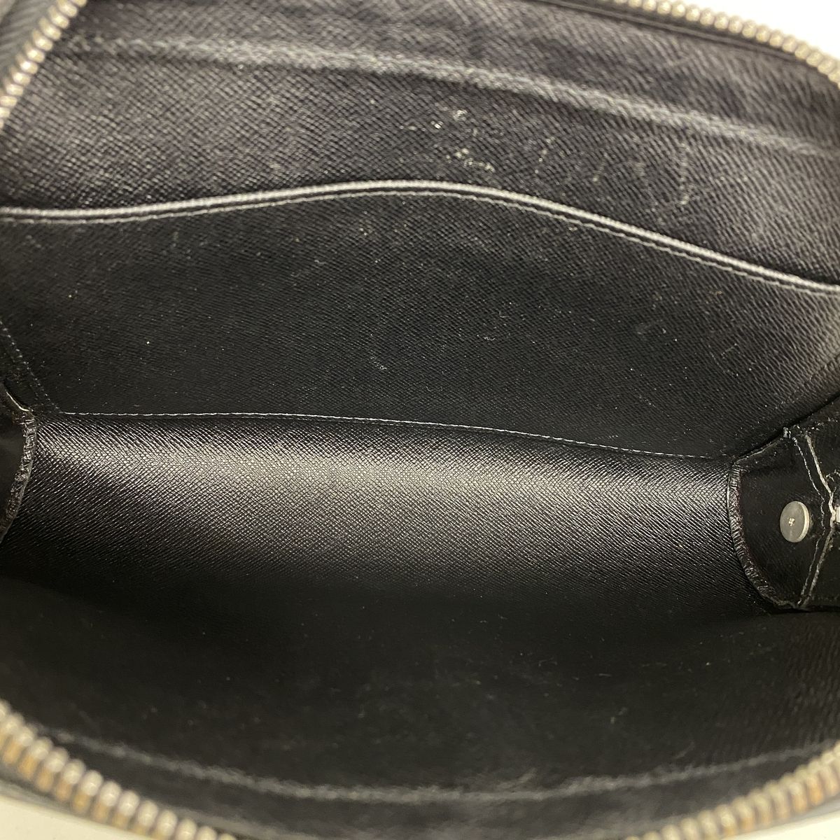Louis Vuitton Clutch Taiga Baikal Ardoise — view 4