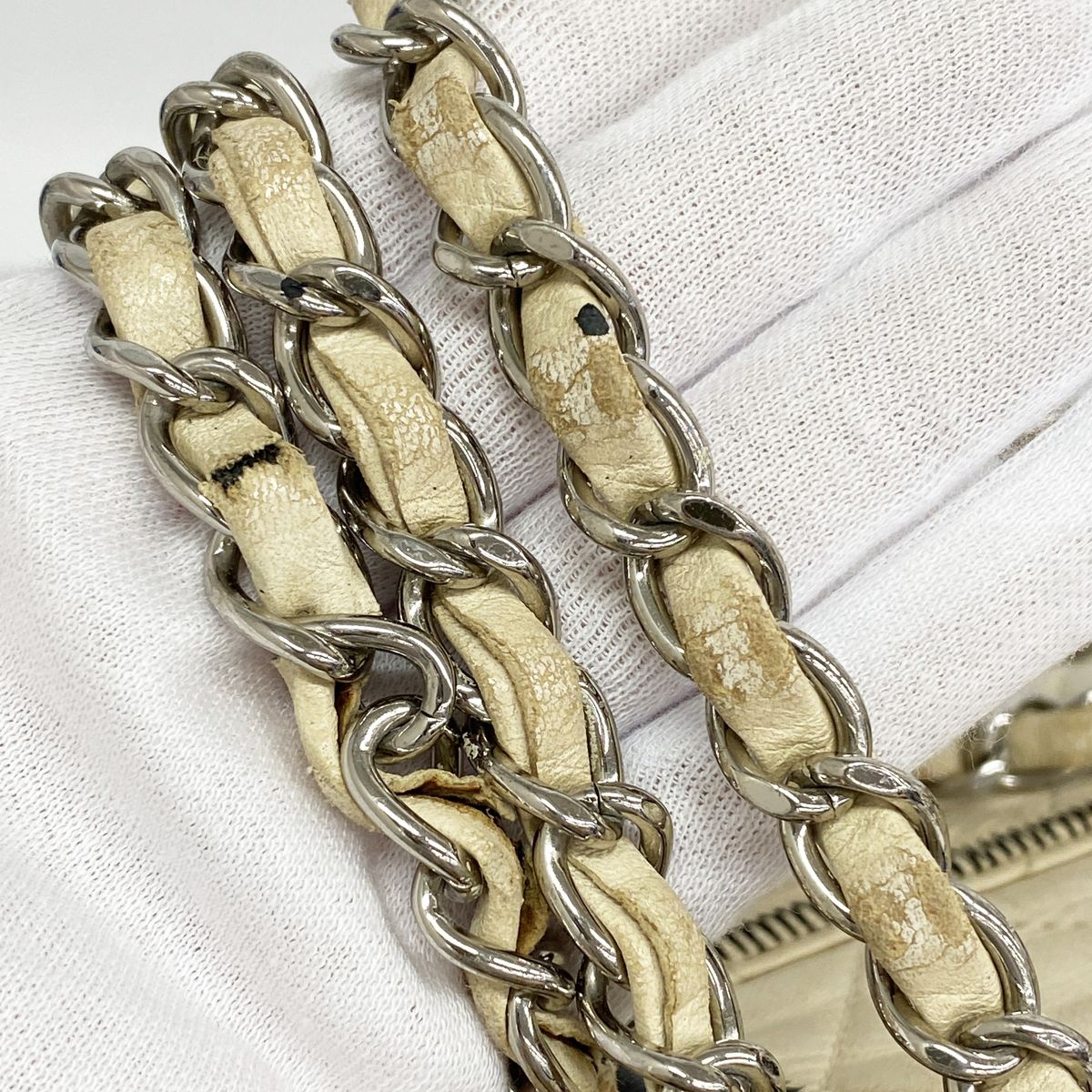 Chanel Chain Tote Bag 2.55 Quilted Leather Ivory Silver — view 6