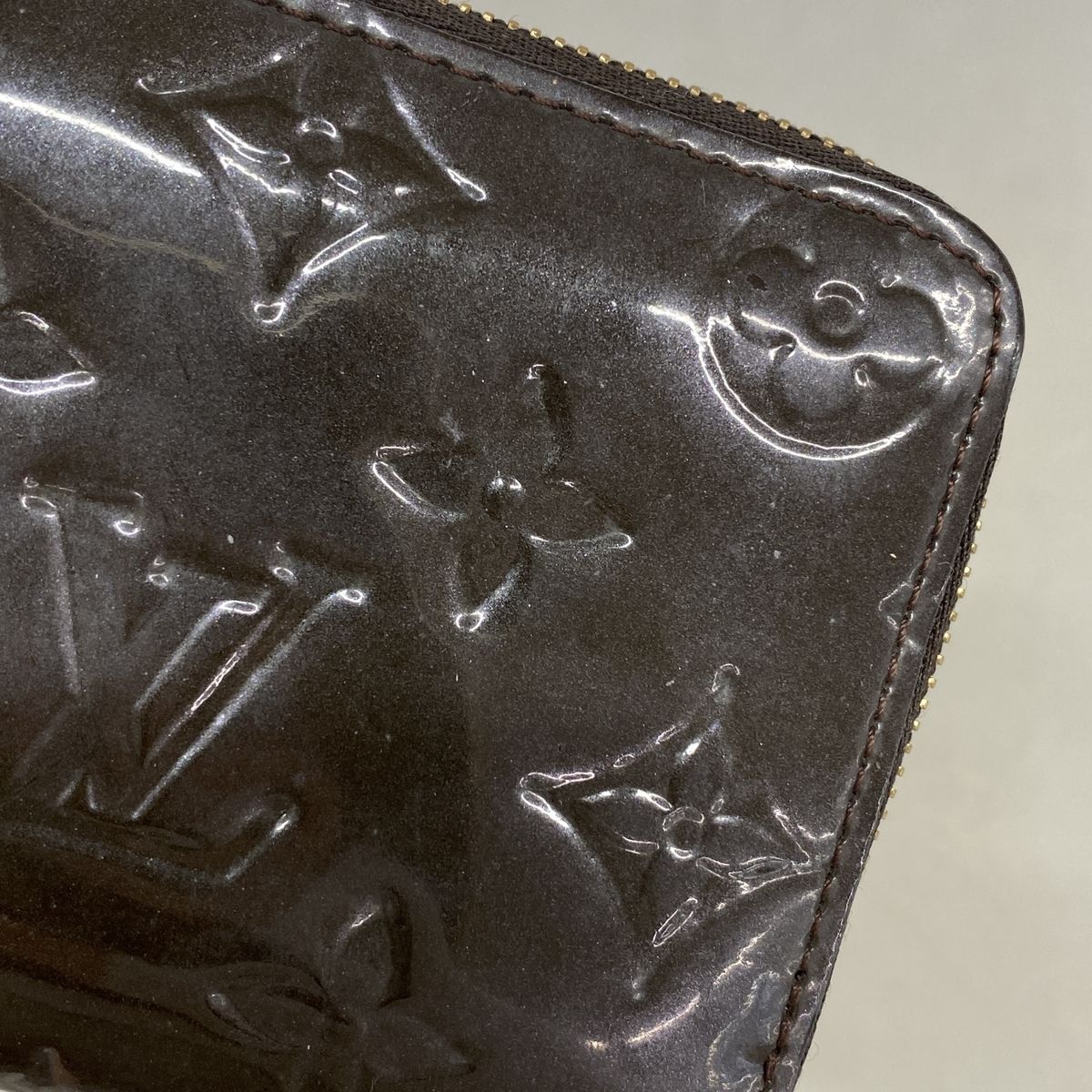 Louis Vuitton Coin Purse Vernis Zippy Terre Dombre — view 6