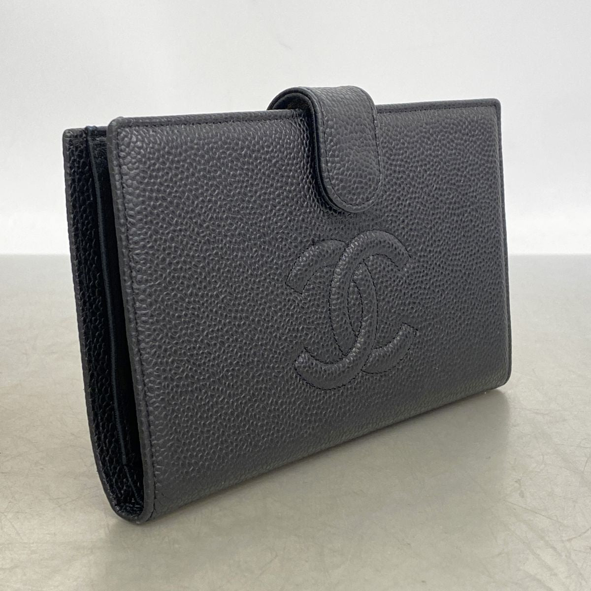 Chanel Wallet Caviar Leather Black Gold — view 2