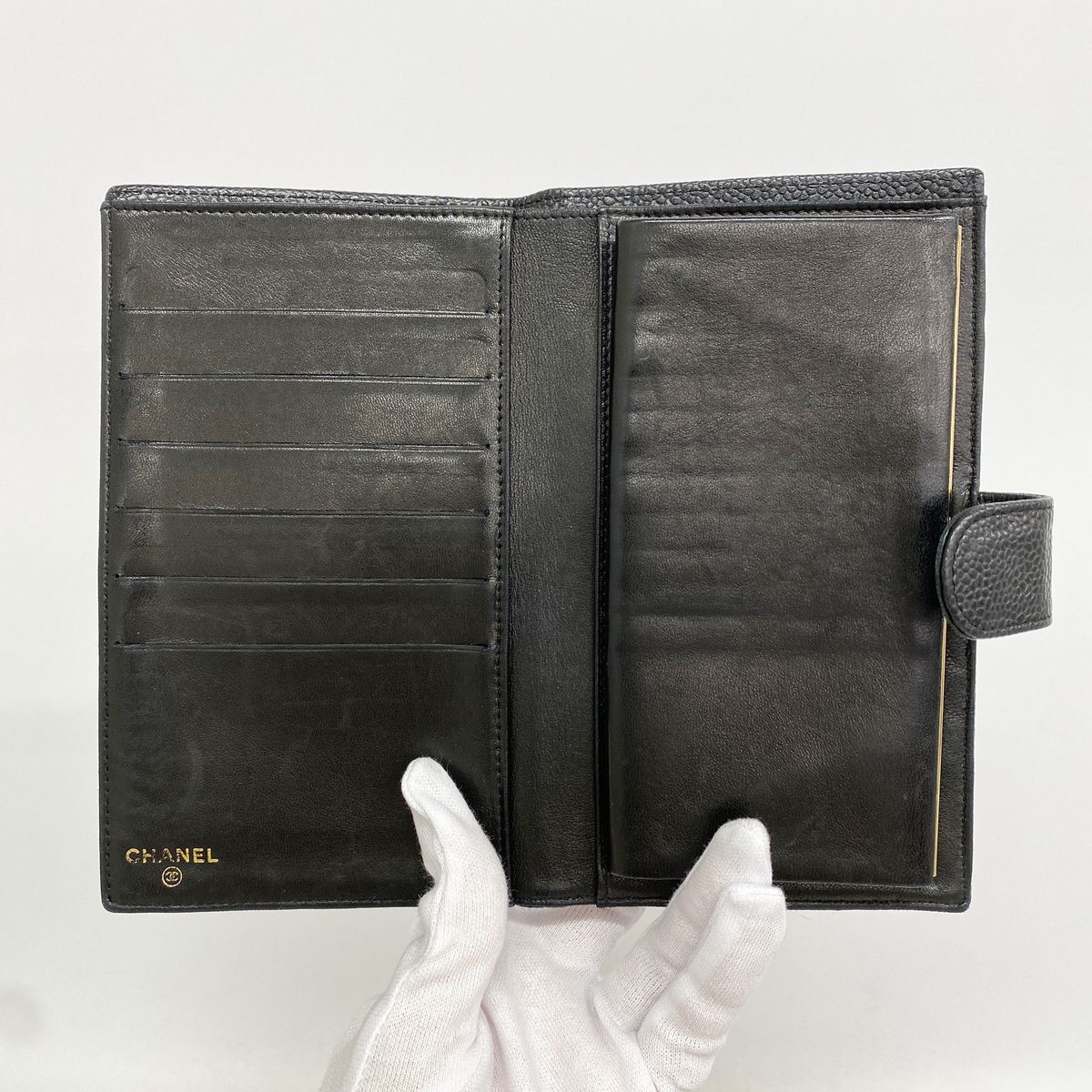 Chanel Wallet Caviar Leather Black Gold — view 3