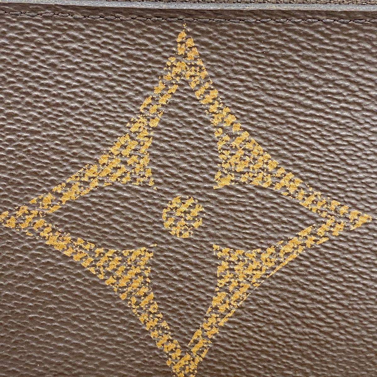 Louis Vuitton Coin Purse Monogram Giant Zippy Brown — view 7