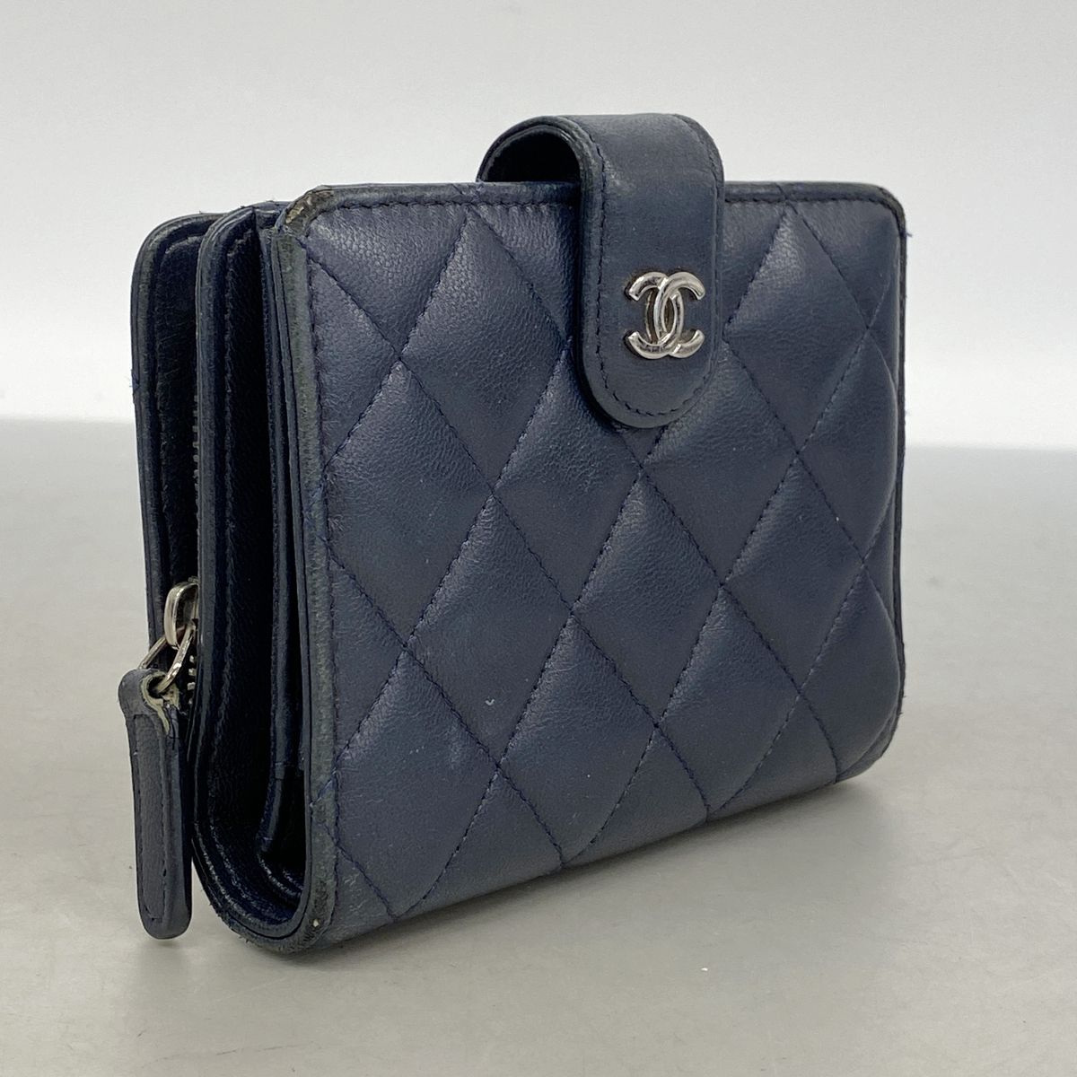 Chanel Wallet Quilted Lambskin Navy Silver — view 2