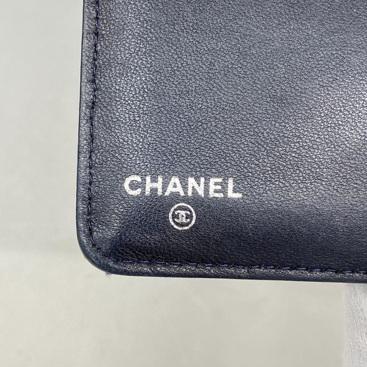 Chanel Wallet Quilted Lambskin Navy Silver — view 4