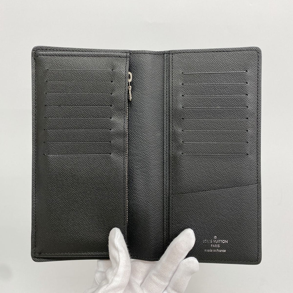 Louis Vuitton Wallet Taiga Portefeuille Brazza Noir — view 3