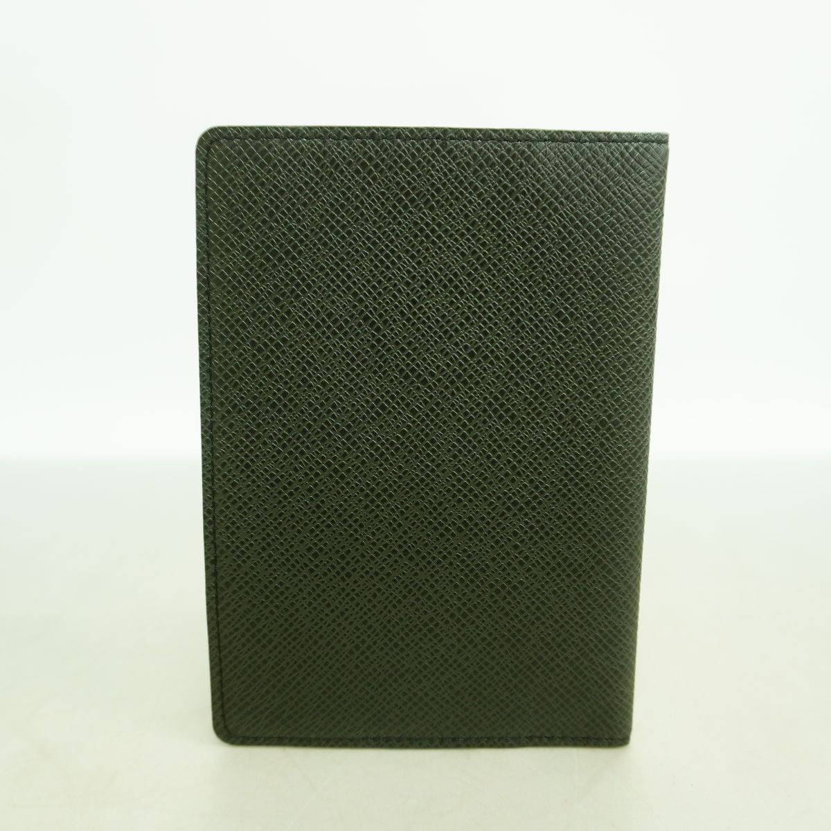 Louis Vuitton Passport Case Taiga Couverture Ardoise — view 7