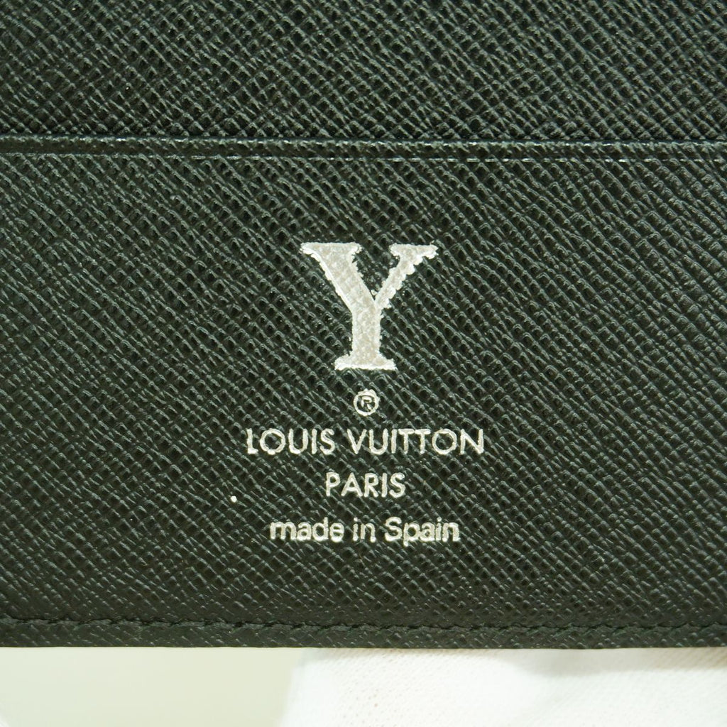 Louis Vuitton Passport Case Taiga Couverture Ardoise — view 4