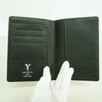 Louis Vuitton Passport Case Taiga Couverture Ardoise — view 3
