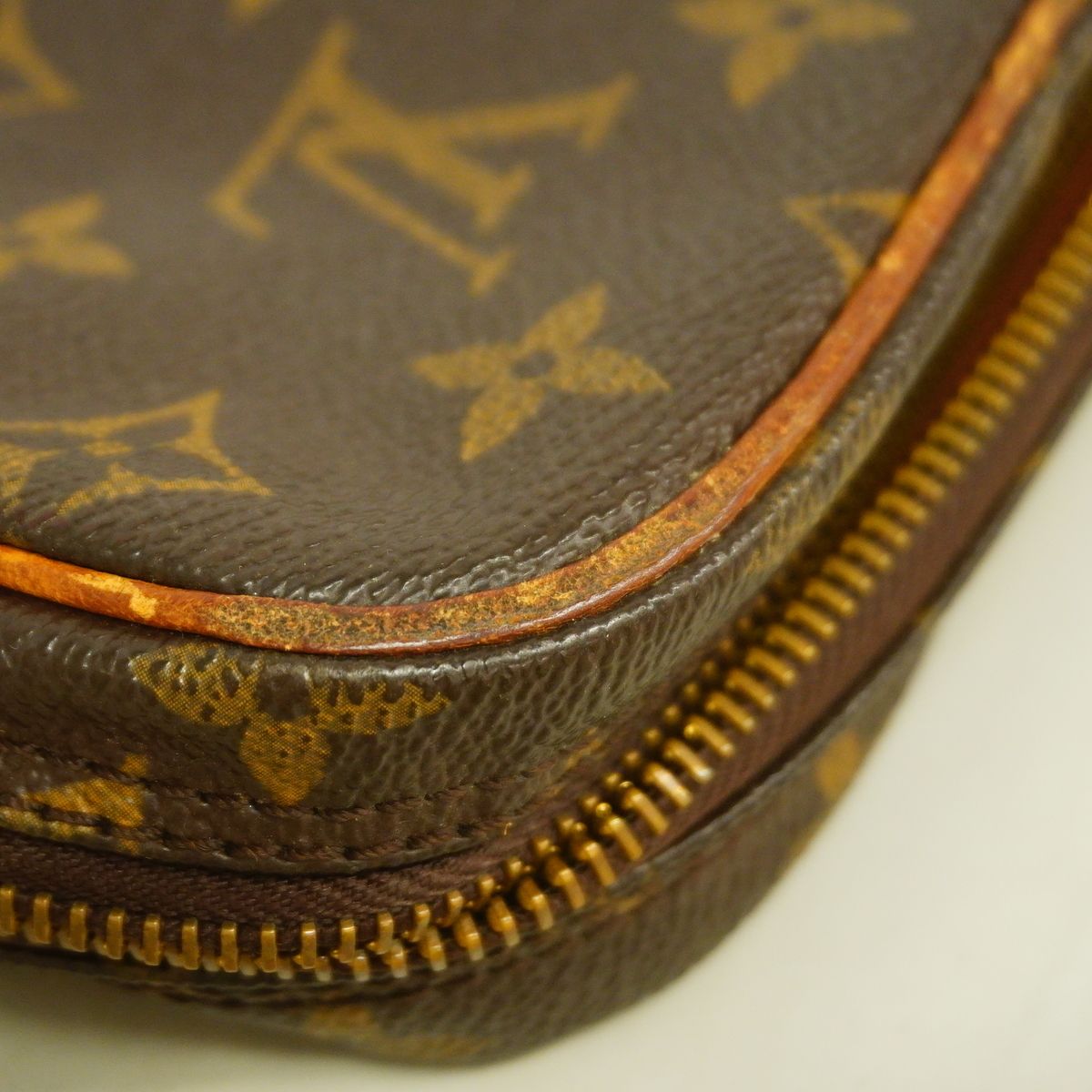 Louis Vuitton Clutch Monogram Marly Dragonne GM Brown — view 6