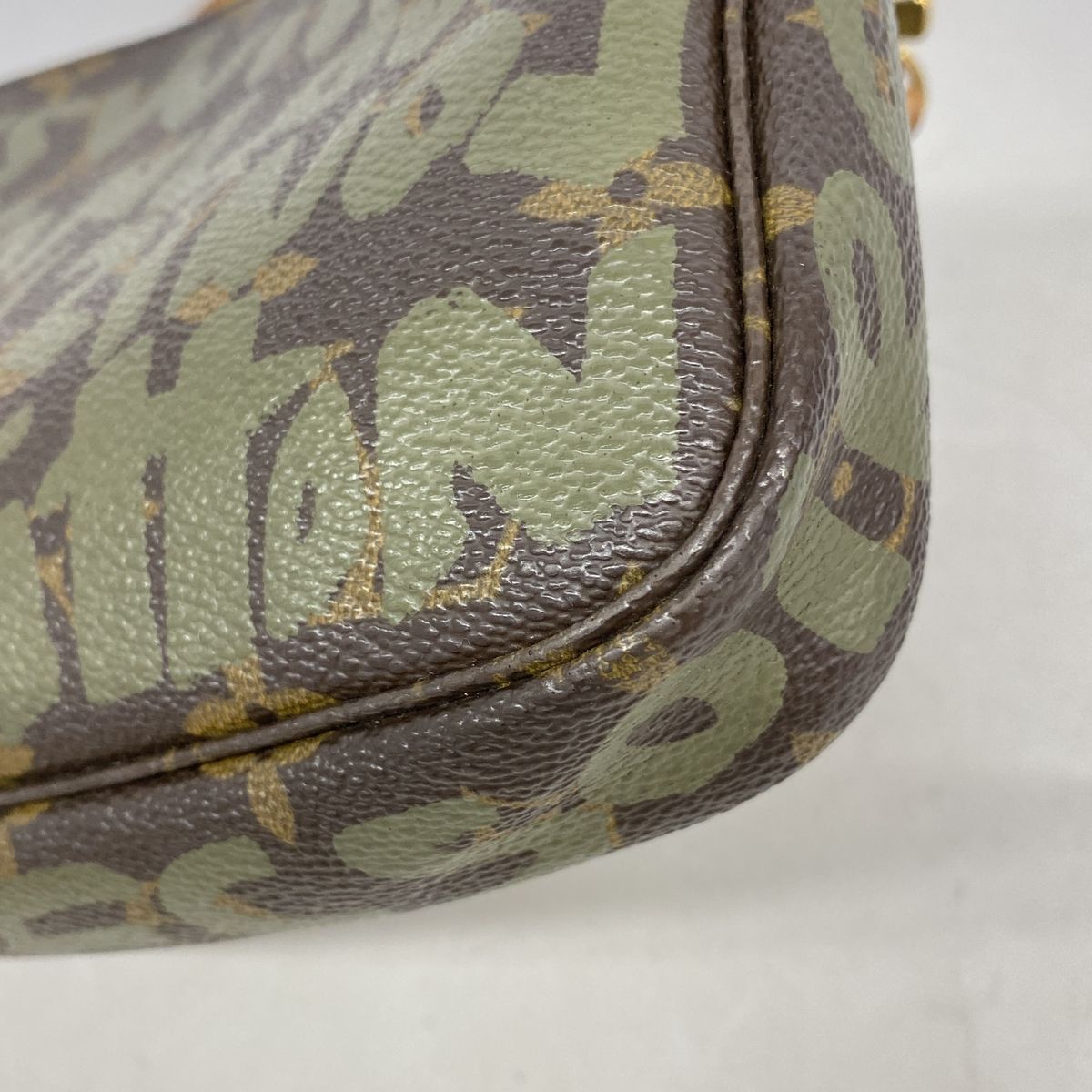 Louis Vuitton Pouch Monogram Graffiti Pochette Accessoires Brown Khaki — view 7