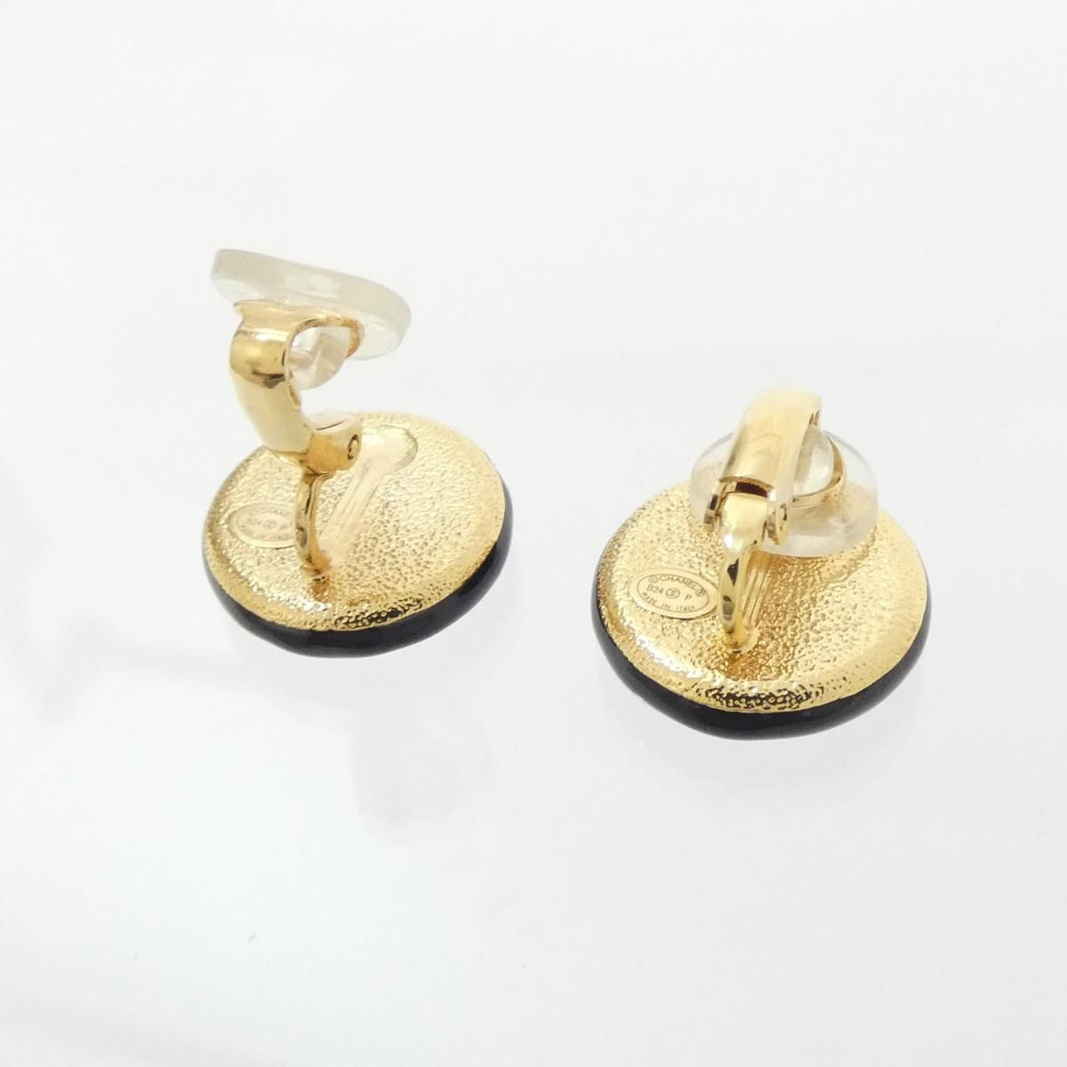 Chanel Earrings Gold — view 3