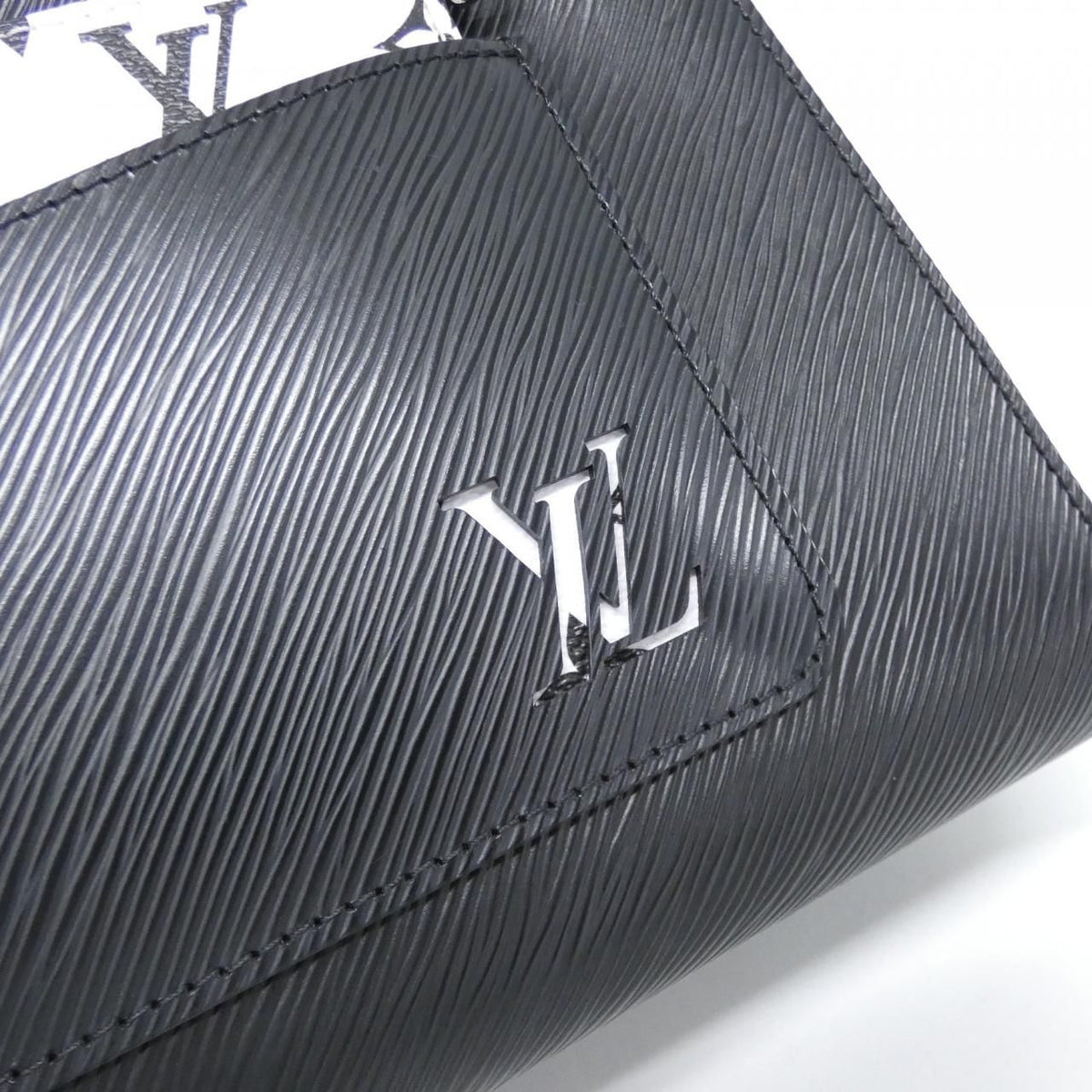 Louis Vuitton Epi Marelle Tote Bag MM — view 4