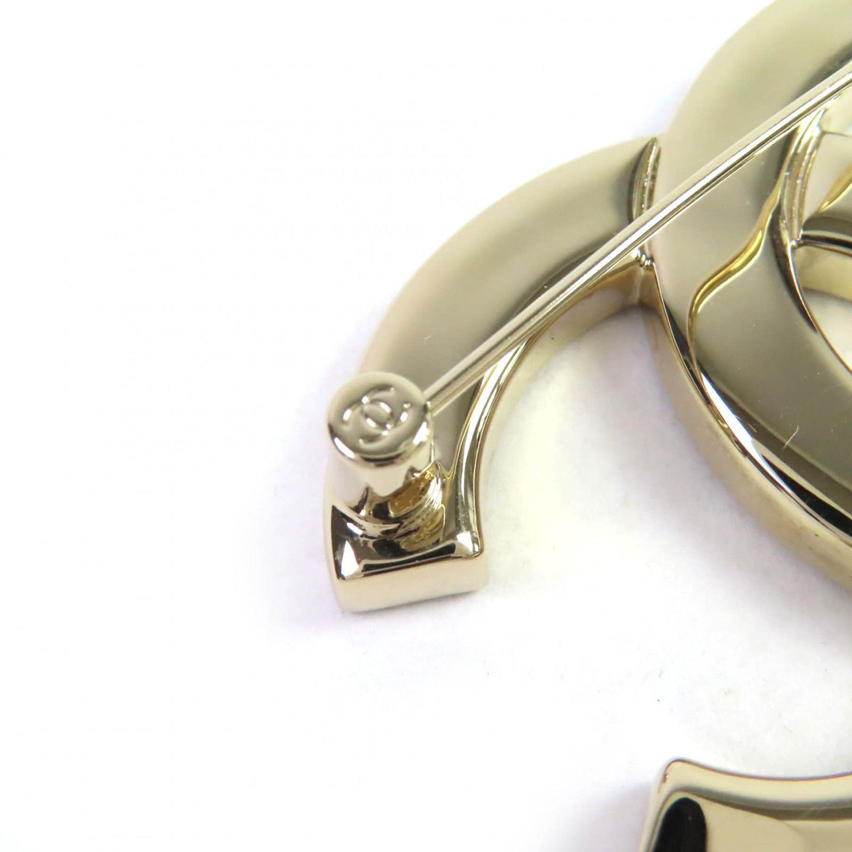 Chanel CC Logo Bijou Brooch Gold Black — view 5