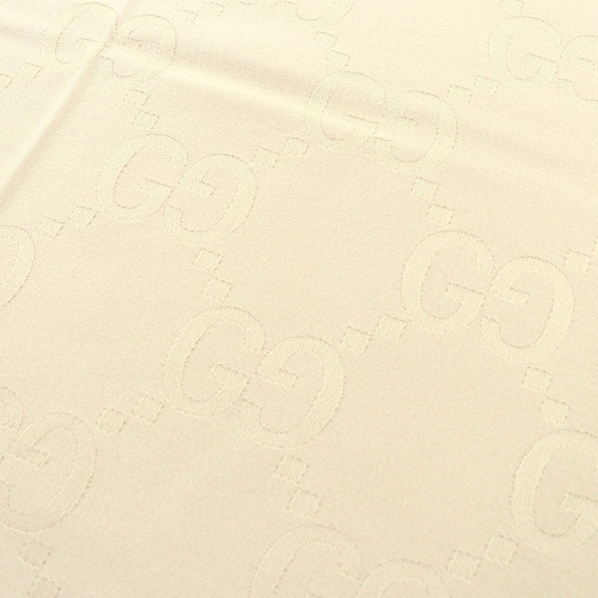 Gucci Wool Silk GG Jacquard Fringe Large Shawl Blanket Light Beige Scarf — view 3